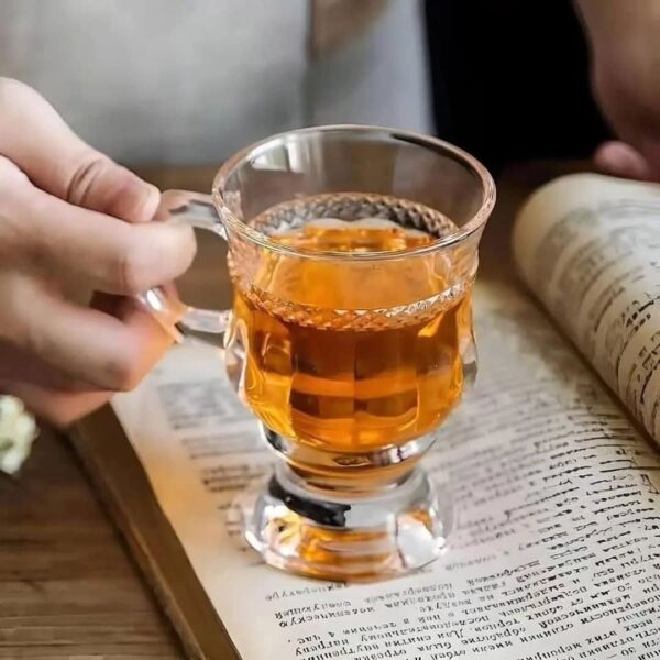 استکان پایه دار مدل مادام کوکو